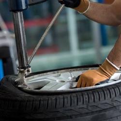Vulco Pneus St-Servais, Namen openingstijden
