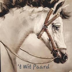 t Wit Paard, Tienen openingstijden