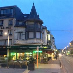 Benelux, De Panne openingstijden