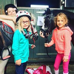 Llyda Stables BVBA, Destelbergen openingstijden