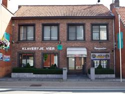 Klavertje Vier, Vrasene openingstijden