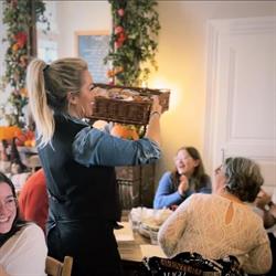 Chez Madame Oleson, Genepiën openingstijden