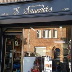 E. Saunders, Brugge openingstijden