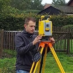 Landmeter - Expert Sam Paesen, Peer openingstijden