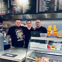 Snack'nroll, Martelange openingstijden