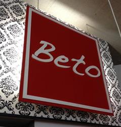 Beto, Peer openingstijden