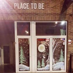 Café Place to be, Landen openingstijden
