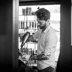 Christopher D Coiffure, Moeskroen openingstijden