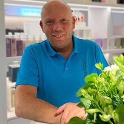 Kapsalon Peter, Geel openingstijden