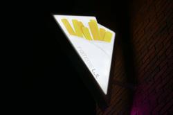 LJL-Friterie, Moeskroen openingstijden