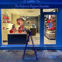 Leonidas, Zaventem openingstijden
