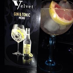 Velvet Bar, Moeskroen openingstijden