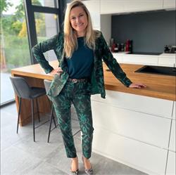 Hélène Vanhoutte, Namen openingstijden