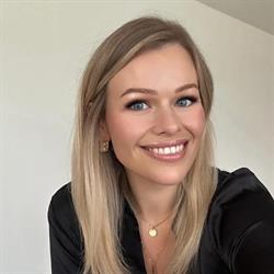 Plus Belle, Oosterzele openingstijden