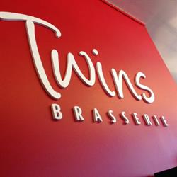 Le Twins, Aarlen openingstijden