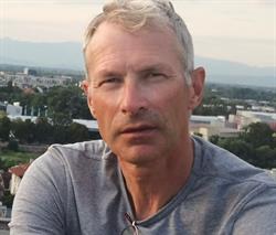 Denis Mikolajczak, Louvain-la-Neuve openingstijden