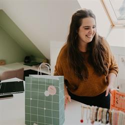Pauw met strik, Nazareth openingstijden