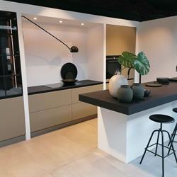 LBC Totaalprojecten, Tienen openingstijden