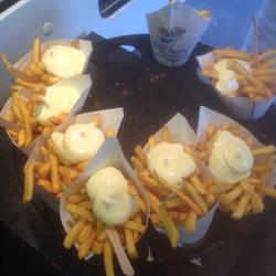 frietparty, Wingene openingstijden