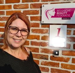 Nagelstudio Y-Nails, Lommel openingstijden
