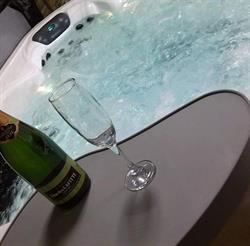 Royalty Wellness Jacuzzi Infraroodcabine Mol, openingstijden