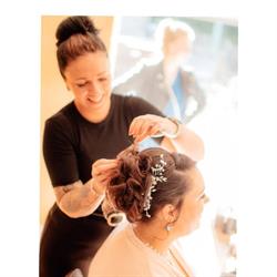 Tha.vi hairstyling, Rotem openingstijden