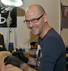 Tattoo Skull, Ophasselt openingstijden