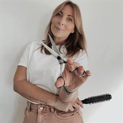 Sophie Haarstyliste, Stekene openingstijden