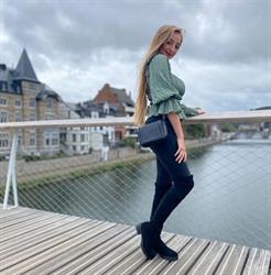 Nora Minnoye, Waver openingstijden