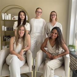 Reveal Beauty, Bastenaken openingstijden